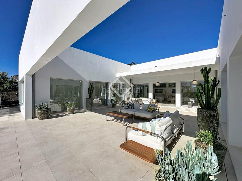 Foto 77729a4f-1fce-44a9-85e8-b70ad4ec8af0. Chalet con riscaldamento parcheggio piscina in Biniancolla-Punta Prima Sant Lluís