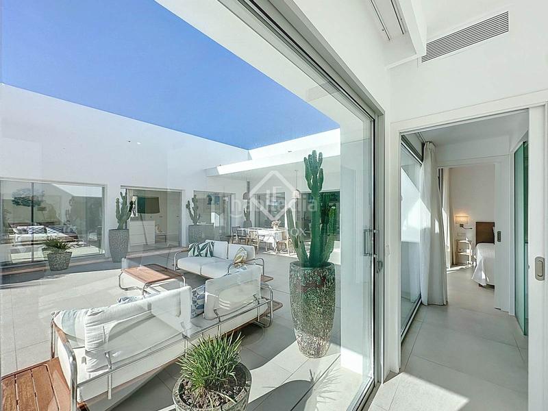 Foto 77cd33c3-ab69-4605-9fbd-24c20cfa11f2. Chalet con riscaldamento parcheggio piscina in Biniancolla-Punta Prima Sant Lluís