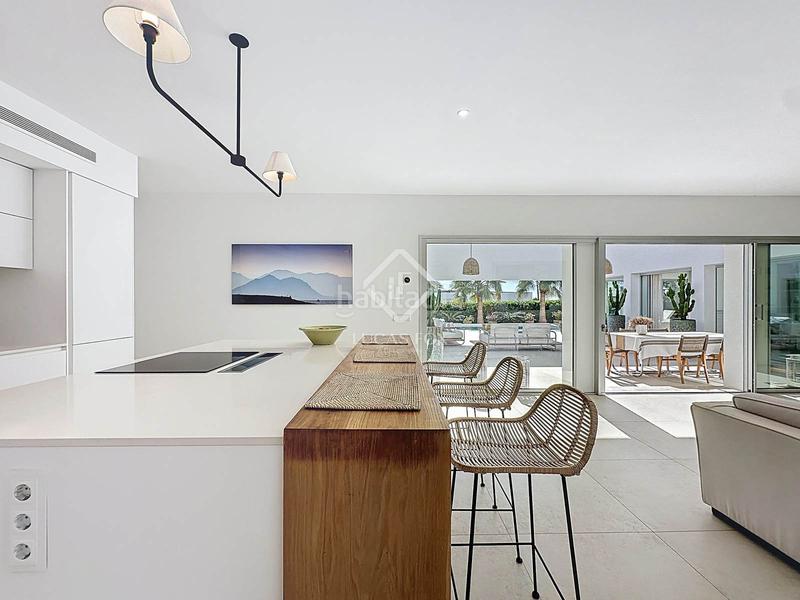 Foto 8df0fa34-1260-40fa-9a48-cfd447315505. Chalet con riscaldamento parcheggio piscina in Biniancolla-Punta Prima Sant Lluís