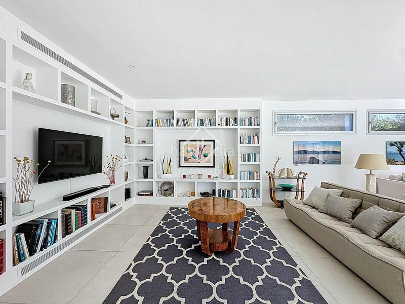 Foto bf3df588-b504-41f8-8dca-38dd7d0b931f. Chalet con riscaldamento parcheggio piscina in Biniancolla-Punta Prima Sant Lluís