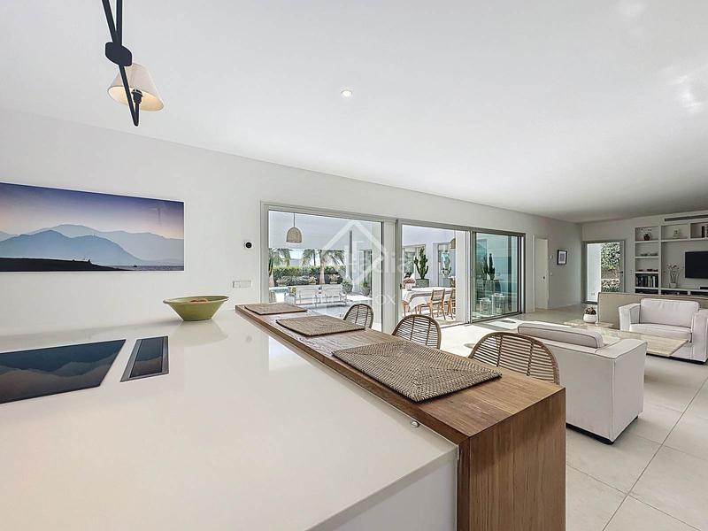 Foto cd20e6a3-b032-4e6d-b51e-9d801fc308f2. Chalet con riscaldamento parcheggio piscina in Biniancolla-Punta Prima Sant Lluís