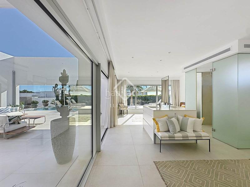 Foto cebf7807-7065-4a5d-8c57-56042b2ed167. Chalet con riscaldamento parcheggio piscina in Biniancolla-Punta Prima Sant Lluís