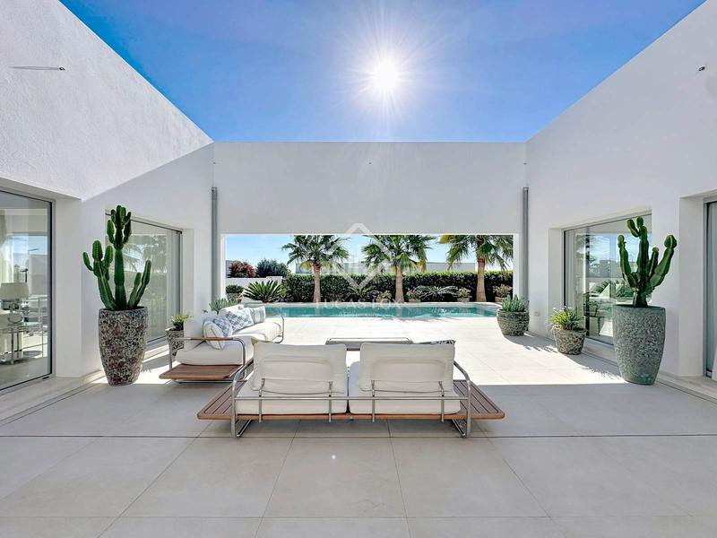 Foto df843689-94ba-4b0e-abee-182d5eabb742. Chalet con riscaldamento parcheggio piscina in Biniancolla-Punta Prima Sant Lluís