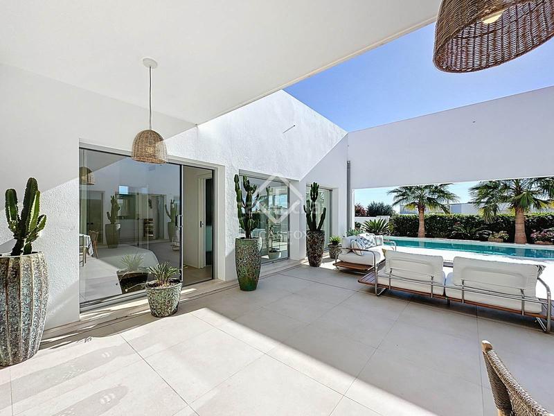 Foto f4919ff4-34e9-489a-8339-573b04d89d62. Chalet con riscaldamento parcheggio piscina in Biniancolla-Punta Prima Sant Lluís