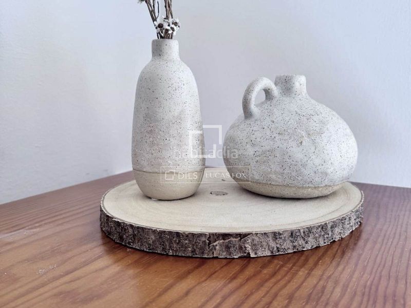 Foto d2320de9-7c38-4979-90b8-6c5f2b9d03ed. Piso  en planta baja con licencia turística de 1 dormitorio con mucho encanto y zona comunitaria con piscina en venta en son carrió en Manacor