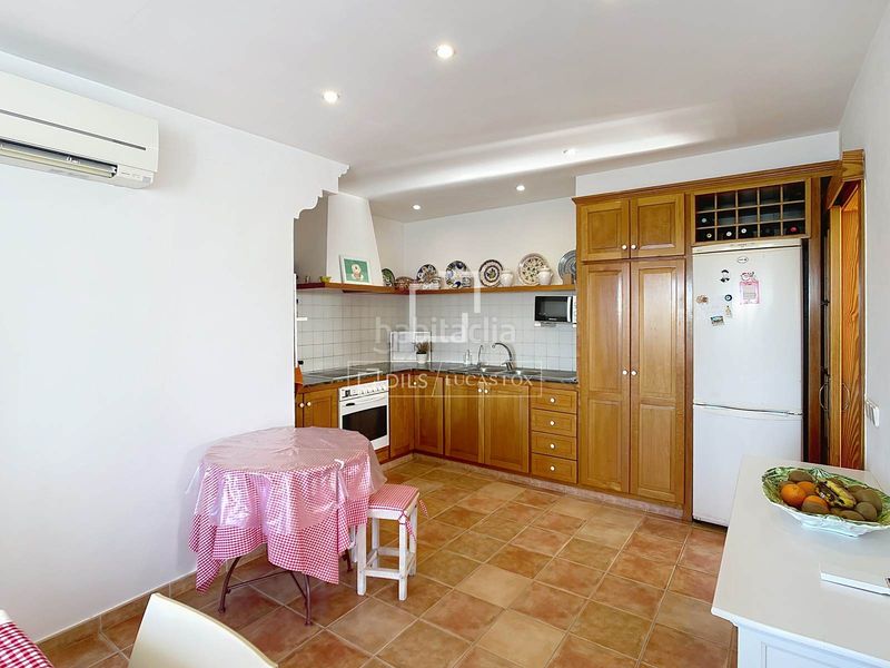Foto 793caaa2-977e-484e-9c5f-eae4d4705fd5. Chalet con riscaldamento parcheggio in Cala en Blanes Ciutadella de Menorca