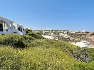 Finca rústica a Cala Morell. Exclusiva parcela edificable de 800 m con vistas al mar, en vent