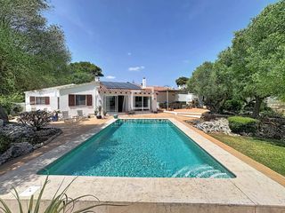 Xalet a Sant Climent-Es Canutells. Encantadora casa de campo de 4 dormitorios en venta en binixica,
