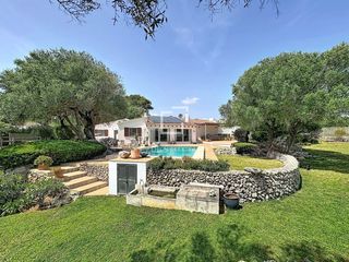 Chalet in Sant Climent-Es Canutells. Encantadora casa de campo de 4 dormitorios en venta en binixica,
