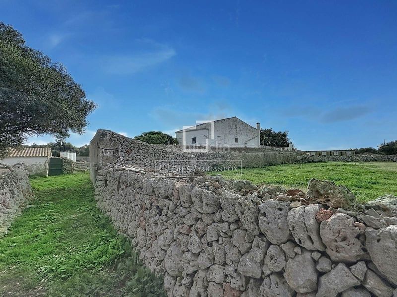 Foto 0aabfd8c-16cd-4a43-acdc-00b9af43abb7. Masia amb aparcament a Santa Anna-Sol de l´Est Es Castell