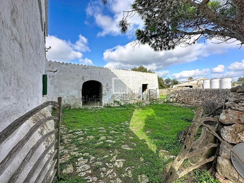 Foto 5af059d9-3fba-4466-9a15-98e519026551. Masia amb aparcament a Santa Anna-Sol de l´Est Es Castell