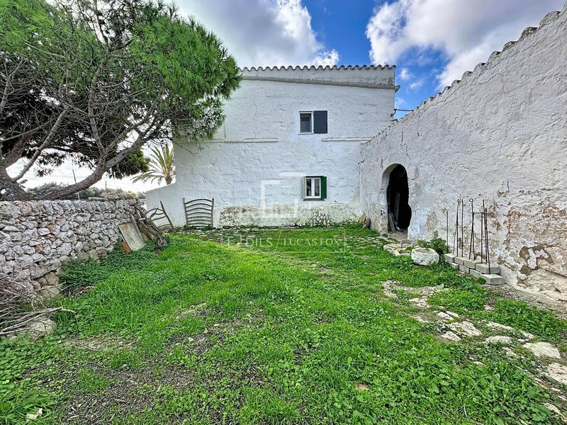 Foto 89a08abf-2f98-4e2b-8941-eb2c5a37a435. Masia amb aparcament a Santa Anna-Sol de l´Est Es Castell