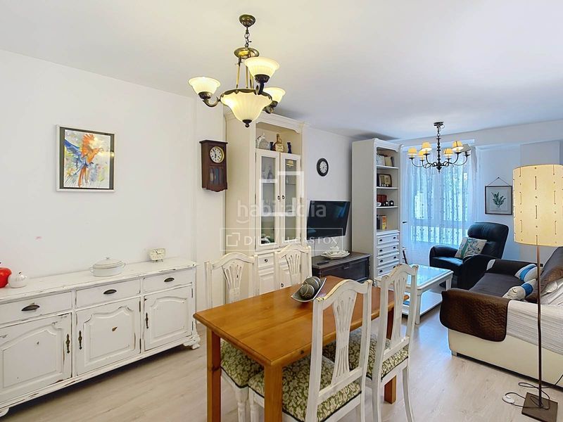 Foto 39adbd9a-7f4b-4ccf-9285-ee7fd0642081. Piso  en planta baja de 2 dormitorios con parking, trastero y piscina comunitaria en venta, en Ciutadella de Menorca
