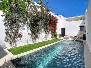 Chalet à Ciutadella. Fantástica casa de 6 dormitorios con patio, piscina, jardín, ter