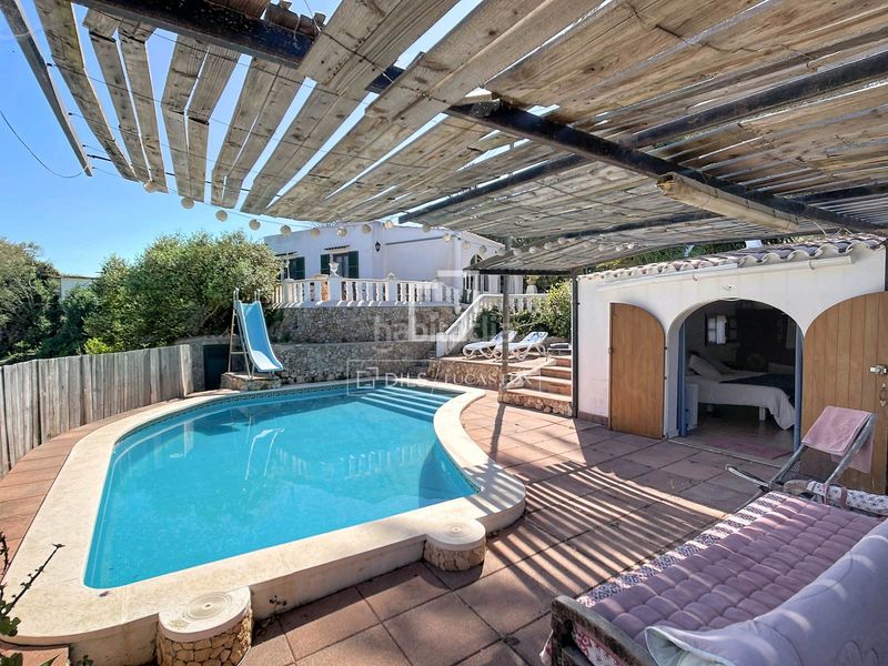 Foto 1c87ef40-5aac-49b4-8e45-ad47b6b0aac1. Masía fantástica casa rural de estilo menorquín de 3 dormitorios con varias edificaciones y piscina en venta, en Ciutadella de Menorca