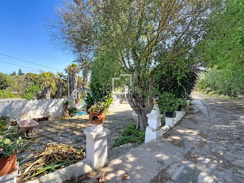 Foto e9f30527-7064-4d3a-8bba-37002ca47bb8. Masía fantástica casa rural de estilo menorquín de 3 dormitorios con varias edificaciones y piscina en venta, en Ciutadella de Menorca
