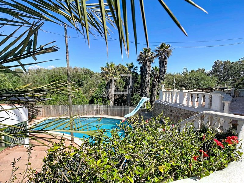 Foto fef6f9f3-29cb-4371-8e91-638f4a9db5d6. Masía fantástica casa rural de estilo menorquín de 3 dormitorios con varias edificaciones y piscina en venta, en Ciutadella de Menorca