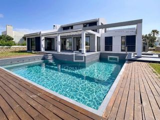 Xalet a Cala Blanca. Espectacular villa de 5 dormitorios con piscina, licencia turíst
