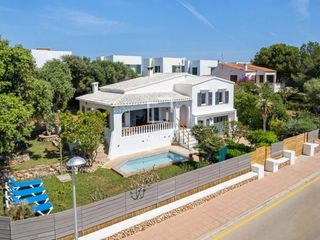 Xalet a Punta Grossa. Villa mediterránea de 4 dormitorios con licencia turística activ