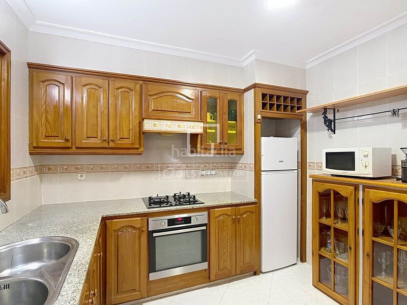 Foto 04360a9d-bf02-441b-ac7e-ac17c6ad71db. Ático piso dúplex con 4 dormitorios y 2 terrazas en venta en una finca de tan solo 6 vecinos, en Ciutadella de Menorca