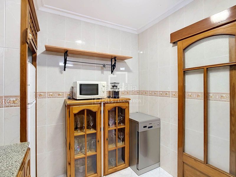 Foto 80ecedc3-51d5-440d-9062-0e008be1ea9c. Ático piso dúplex con 4 dormitorios y 2 terrazas en venta en una finca de tan solo 6 vecinos, en Ciutadella de Menorca