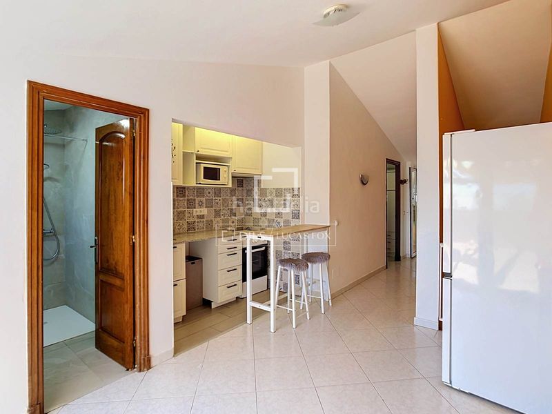 Foto 8ea93567-b0e9-4333-b163-0ae7dd1ae773. Ático piso dúplex con 4 dormitorios y 2 terrazas en venta en una finca de tan solo 6 vecinos, en Ciutadella de Menorca