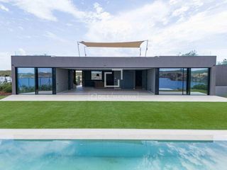 Xalet a Punta Grossa. Villa de lujo con un diseño excepcional y vistas panorámicas al