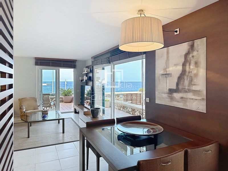 Foto 11ef3adc-5654-4a07-a7ad-75135fc498c8. Piso  en planta baja de 4 dormitorios con terraza de 70 m y espectaculares vistas al mar en venta en Ciutadella de Menorca