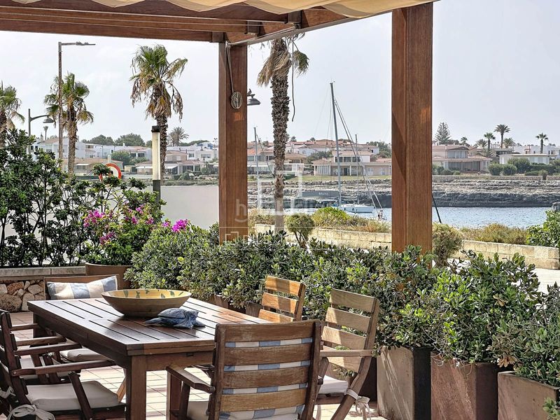 Foto 23cc99c2-894a-49be-98e4-ed1bd4fb4b31. Piso  en planta baja de 4 dormitorios con terraza de 70 m y espectaculares vistas al mar en venta en Ciutadella de Menorca