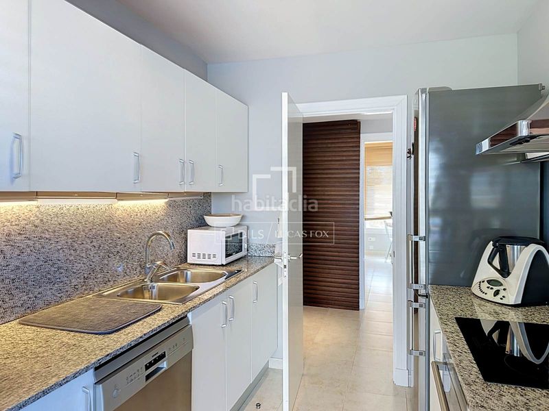 Foto 4654bda3-ea59-4071-8d8c-09a33f6a305f. Piso  en planta baja de 4 dormitorios con terraza de 70 m y espectaculares vistas al mar en venta en Ciutadella de Menorca