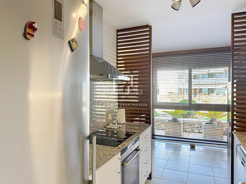 Foto 648823e3-1054-426b-a06a-3b501d882659. Piso  en planta baja de 4 dormitorios con terraza de 70 m y espectaculares vistas al mar en venta en Ciutadella de Menorca