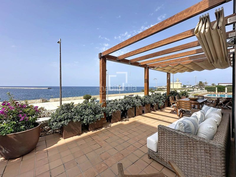 Foto 79045903-c0b3-4902-b9d8-1434ae1e1ca1. Piso  en planta baja de 4 dormitorios con terraza de 70 m y espectaculares vistas al mar en venta en Ciutadella de Menorca