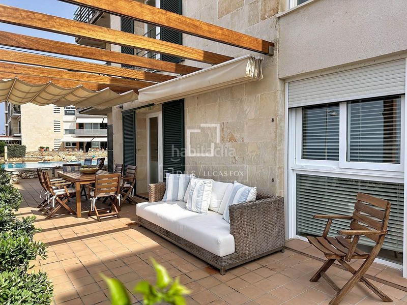 Foto 9093c075-ff17-4020-9b02-1911ed2a5b7e. Piso  en planta baja de 4 dormitorios con terraza de 70 m y espectaculares vistas al mar en venta en Ciutadella de Menorca