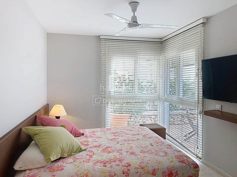 Foto f0931f34-5871-40fe-96d4-752fa8713991. Piso  en planta baja de 4 dormitorios con terraza de 70 m y espectaculares vistas al mar en venta en Ciutadella de Menorca