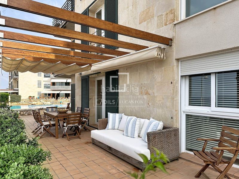Foto ff6d15b7-476f-4e52-90ec-aba4601ffdcd. Piso  en planta baja de 4 dormitorios con terraza de 70 m y espectaculares vistas al mar en venta en Ciutadella de Menorca