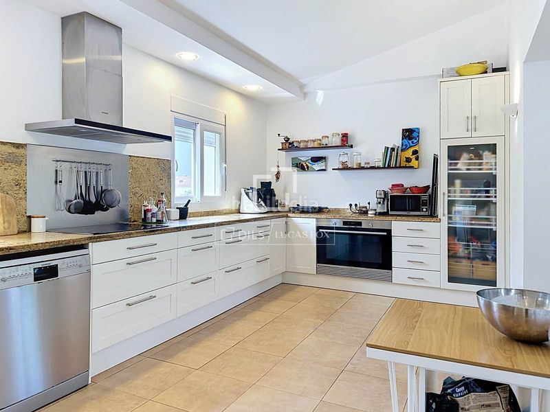 Foto 6c339f67-682e-4526-a2bd-4085ceabca12. Chalet mit heizung parking pool in Cala Blanca Ciutadella de Menorca
