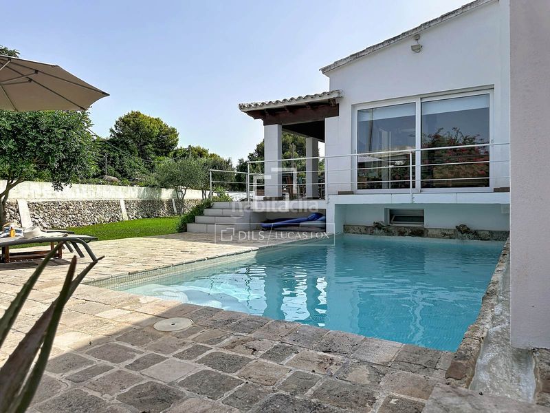 Foto a258a476-4768-4d24-b791-ba31eba334a7. Chalet mit heizung parking pool in Cala Blanca Ciutadella de Menorca