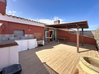 Attique à Ciutadella. Dúplex de 3 dormitorios con 100 m de terrazas, parking y traster