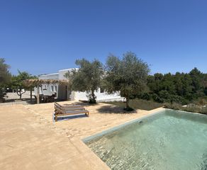 Chalet in Sant Antoni de Portmany. Chalet con 4 habitaciones con parking, piscina, calefacción y ai