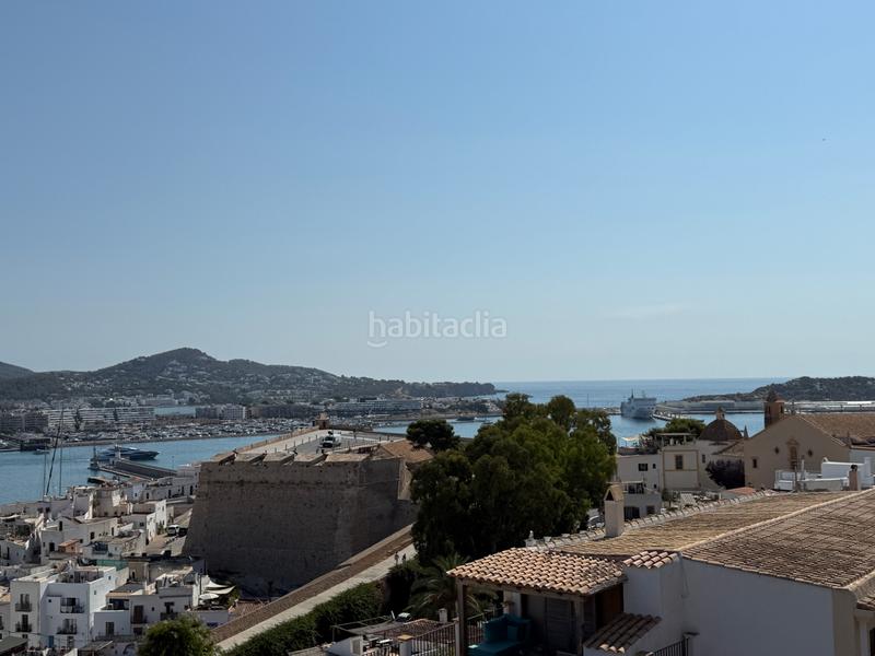 Foto 74529884-8ec5-4678-9eb2-7e1dc23cd375. Dachwohnung mit heizung parking in Dalt Vila-La Marina Ibiza