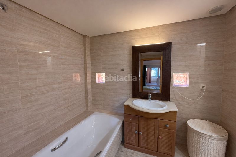 Foto 1940793b-3715-4a90-93f2-555ef8459fcb. Apartament amb calefacció aparcament piscina a Roca Llisa Santa Eulària