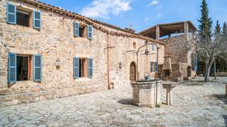Country house in Artà Poble. Espectacular finca rústica en artá, con licencia vacacional.
