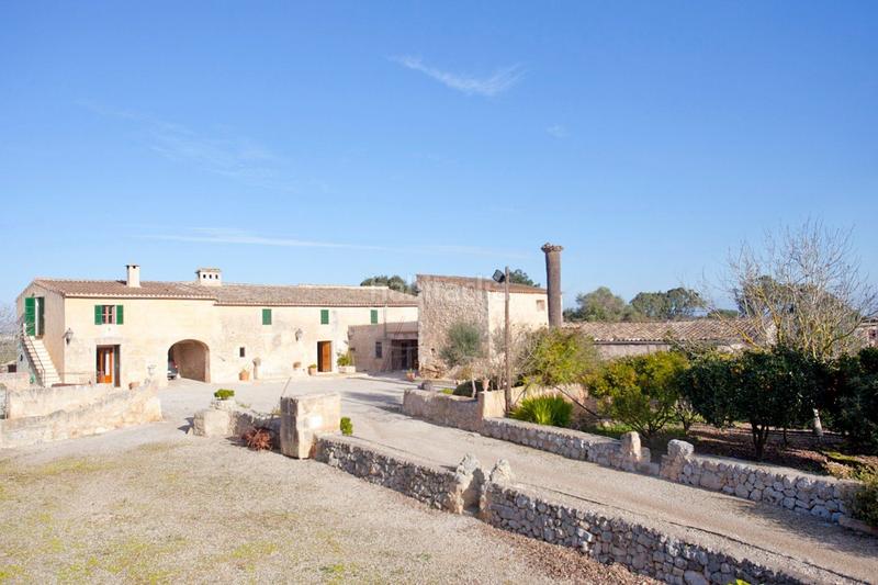 Foto a0b72b95-3da3-45ed-aac2-a0acc38dddc1. Masia amb calefacció aparcament piscina a Ariany