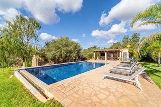 Chalet à Manacor Centre. Finca con piscina y licencia vacacional en cala murada