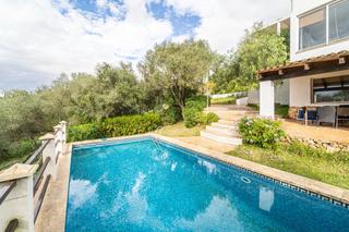 Chalet in S´Aranjassa. Chalet con piscina en urbanización privada de son oliver