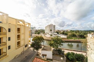 Building  Carrer gregal. Edificio de tres alturas a 50 metros de la playa en s'illot.
