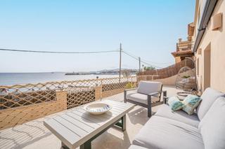 Chalet in Es Coll d´En Rabassa. Casa con piscina en primera línea de mar en cala gamba