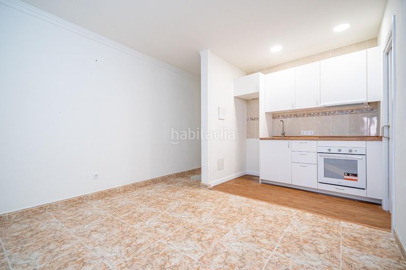 Foto 1b77266e-34bd-4660-a7f9-6d2871b72daf. Nave industrial edificio en Porreres