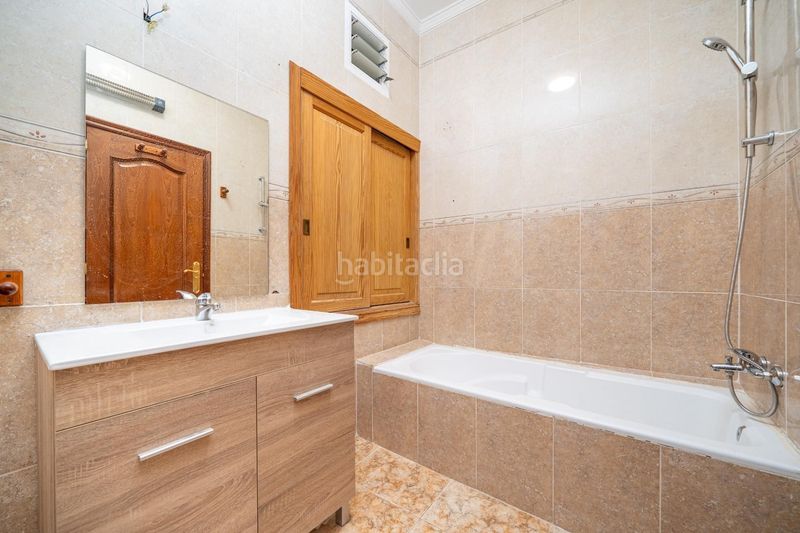 Foto 8a3c3c85-96d4-4c2a-b873-afe028a6a364. Nave industrial edificio en Porreres