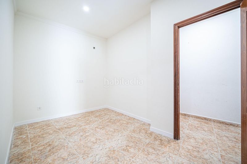 Foto b0bbb9b2-8402-4da6-8270-f403fa12970d. Nave industrial edificio en Porreres